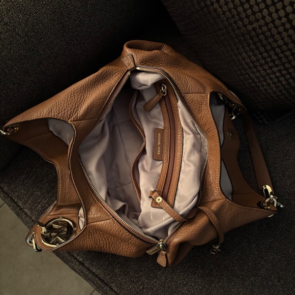 Michael Kors purse - Picture 5 of 5